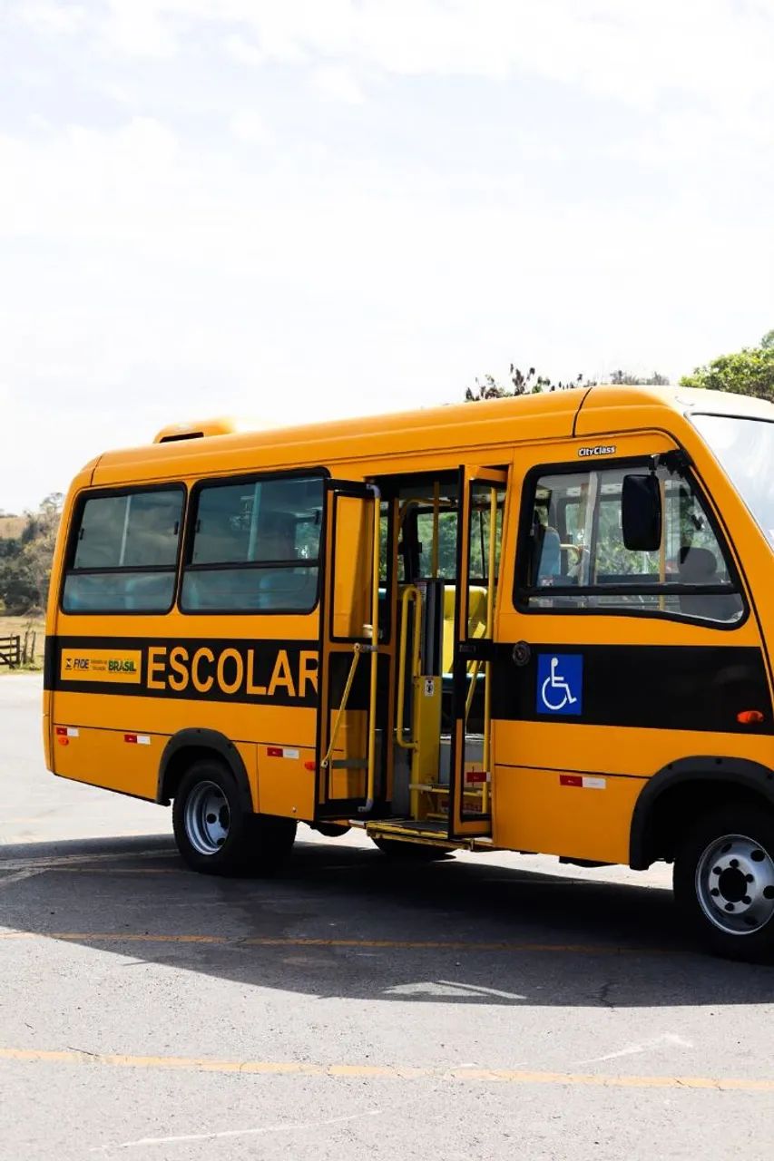 Microônibus Iveco cityclass 70c17 - Foto 5