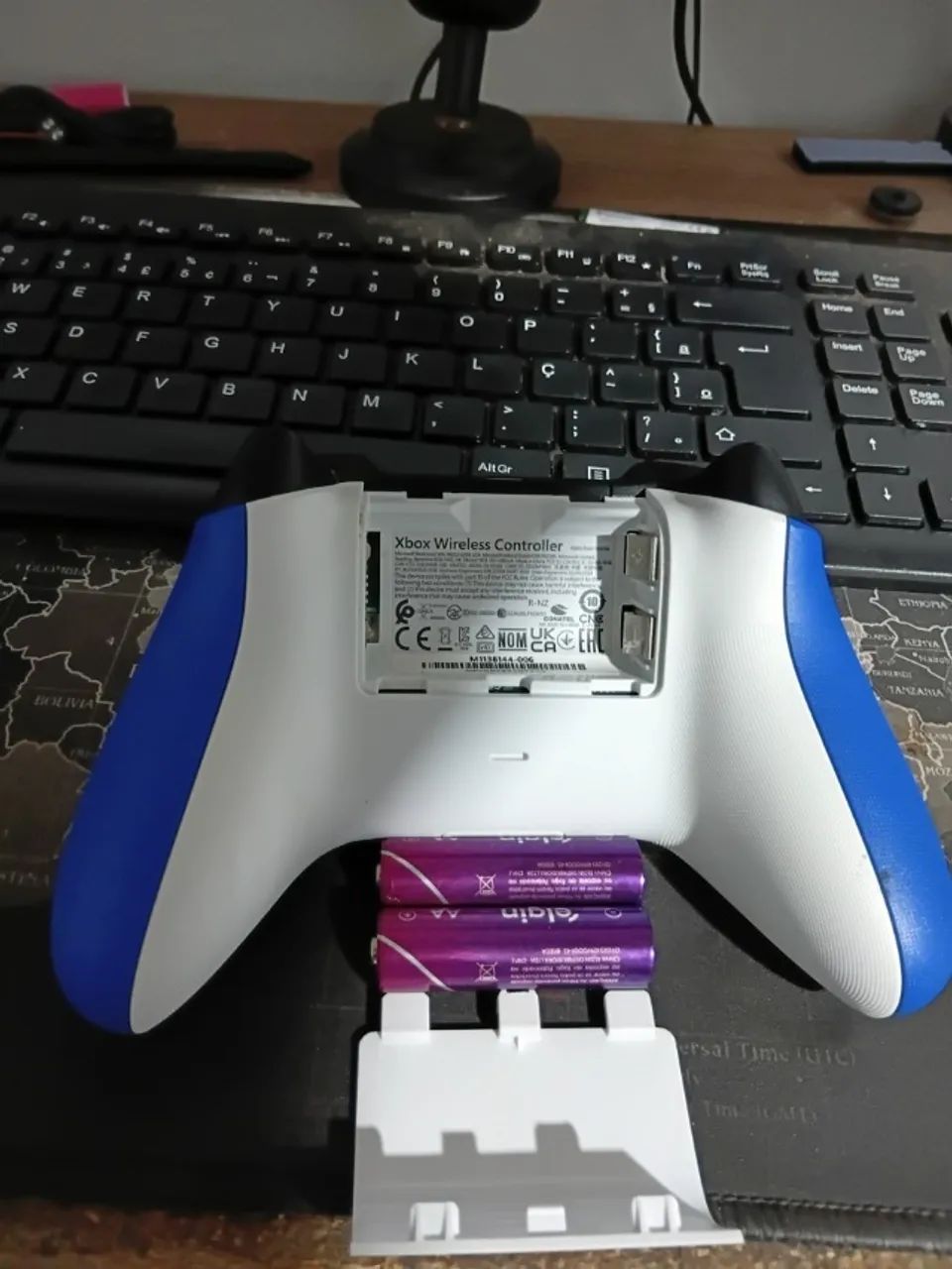Controle Xbox Series X + 2 Pilhas AA recarragáveis - Foto 3