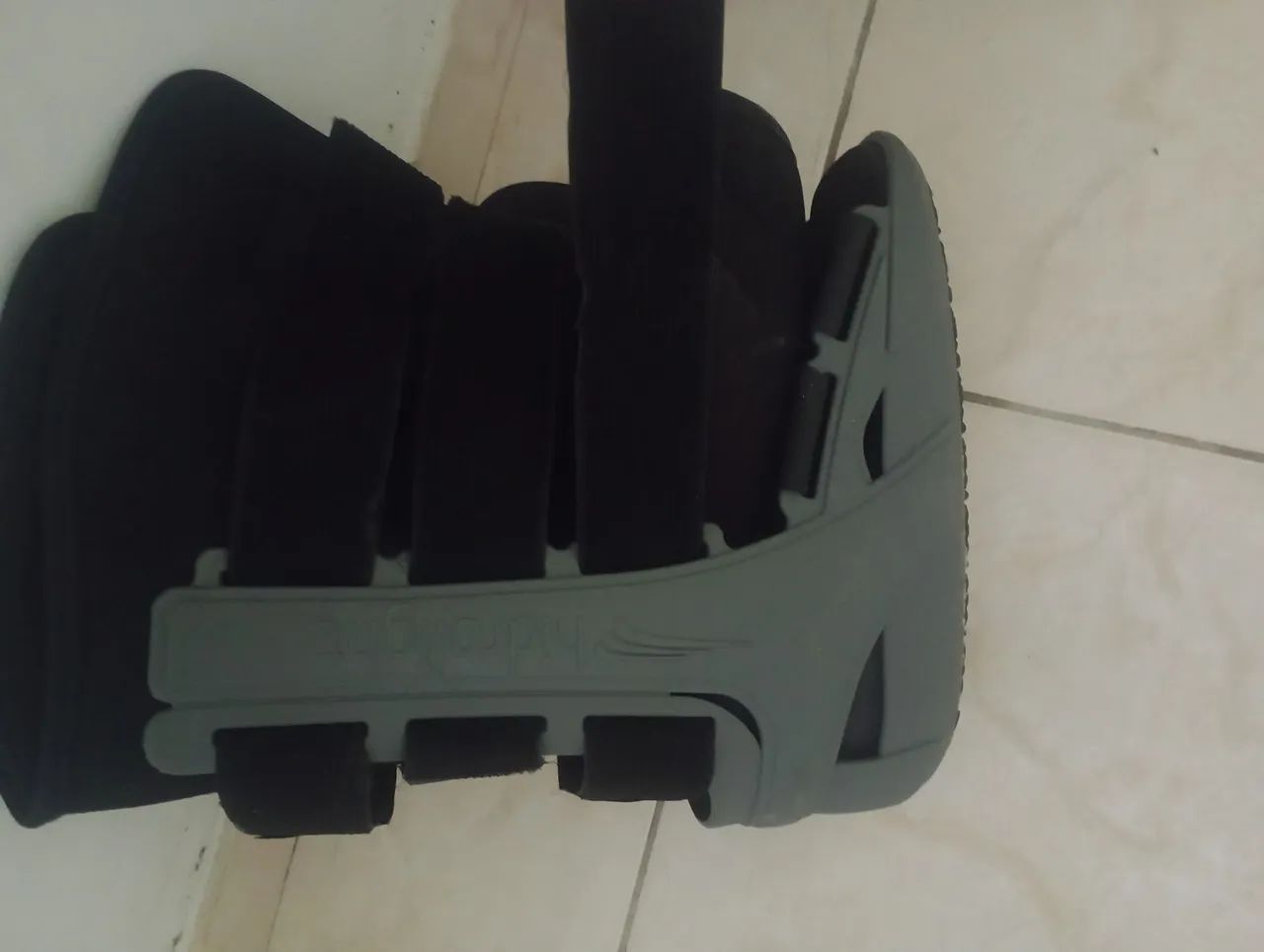 Muleta e bota ortopédica  - Foto 3