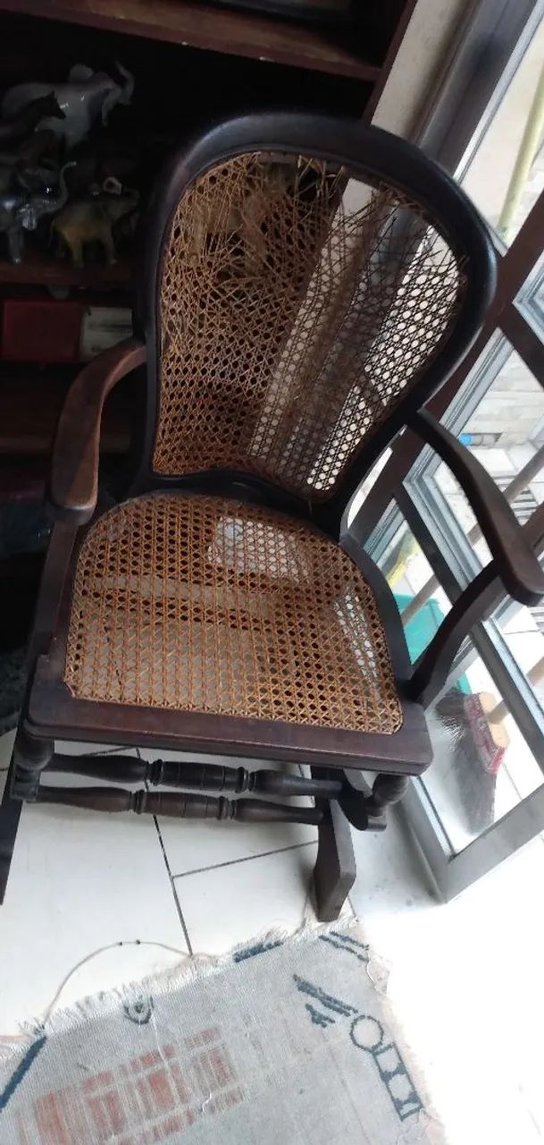 Cadeira de balanço antiga 