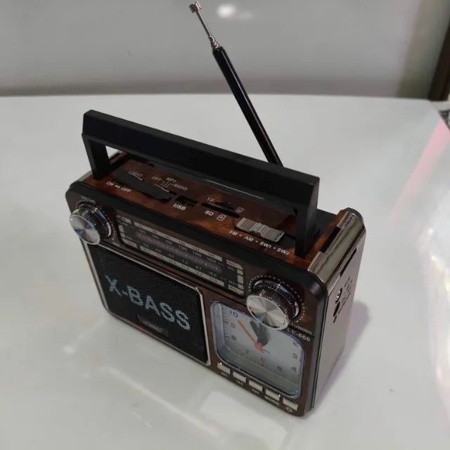 Aparelho de Rádio Am e FM Lelong + Bluetooth e entrada Usb - Foto 3