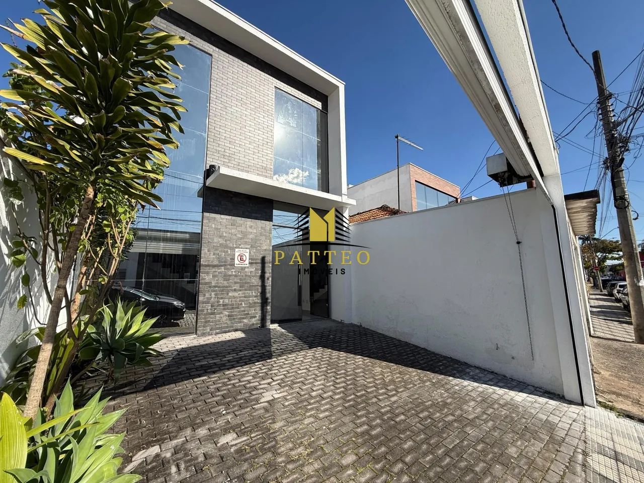 Prédio Comercial - LOCAÇÃO - Mogi das Cruzes, 200m² - 7 salas