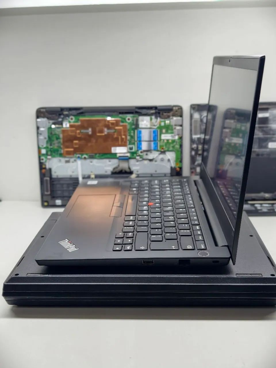 NOTEBOOK LENOVO THINKPAD E14 I5 8GB 256GB - Foto 4