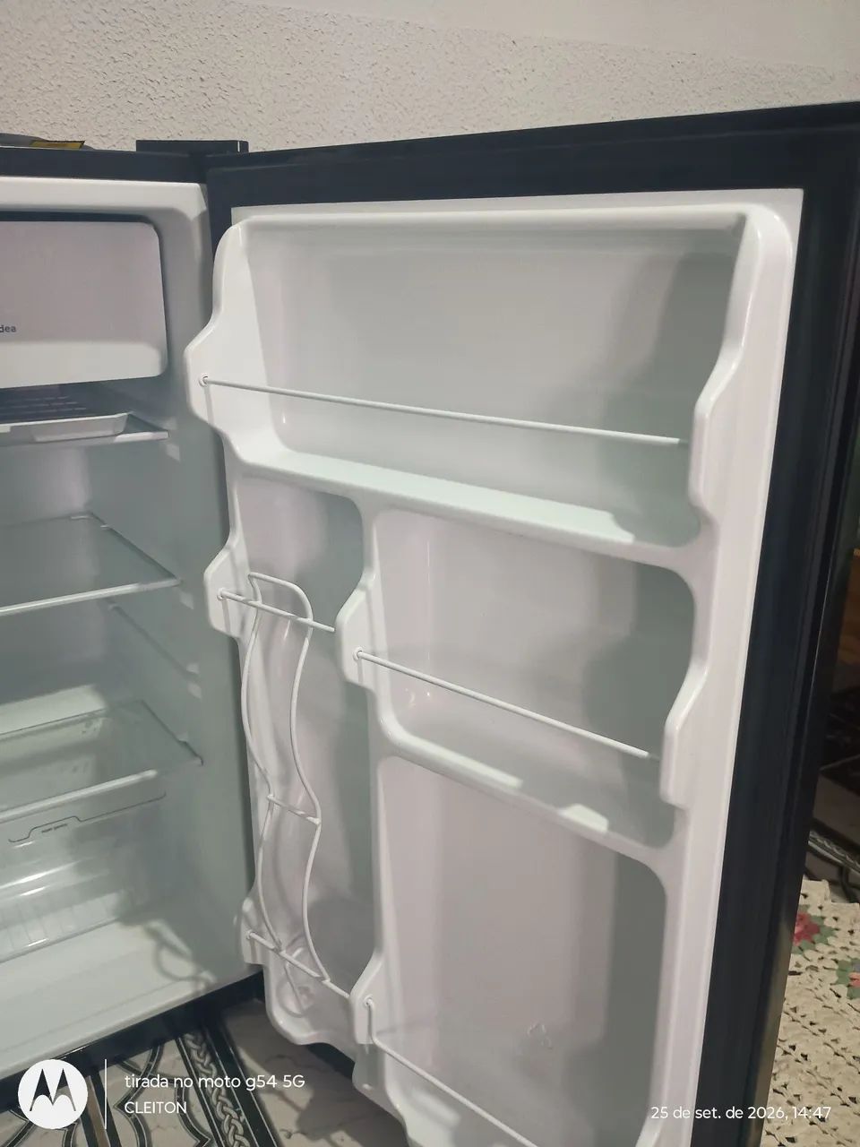 VENDO FRIGOBAR MIDEA 124 LITROS  - Foto 3