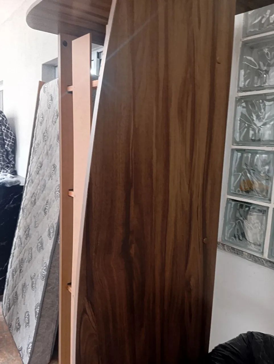 Vende-se cama de solteiro gaveta com dois colchões - Foto 2