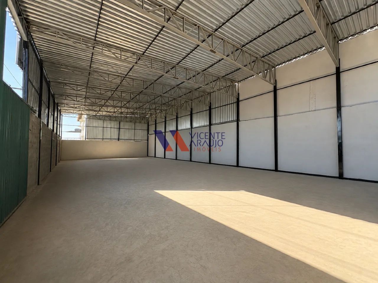 Galpão 350m² próximo a avenida Rio Maidera no PTB
