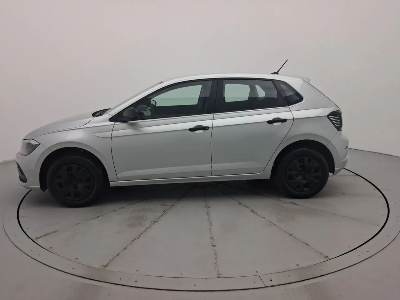 Volkswagen Polo Track 1.0 Flex 12V 5p, foto 2 de 18