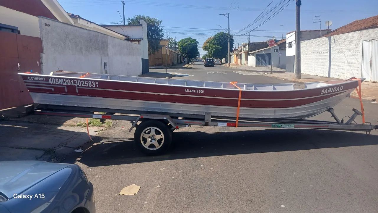 Barco com motor e carreta  - Foto 5
