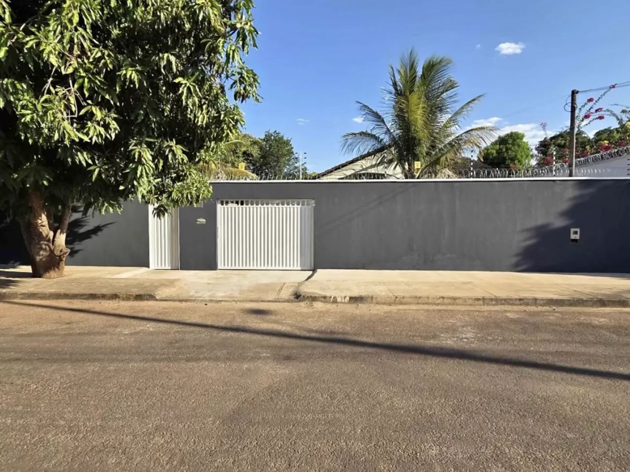 CASA A VENDA TODA MURADA  - Foto 3