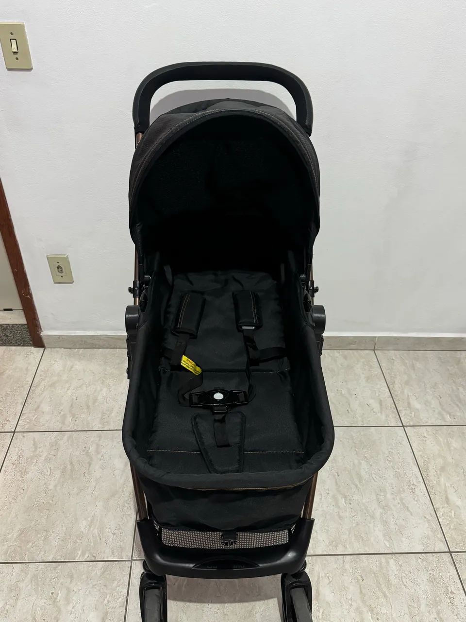 Carrinho de bebê Galzerano Napoli preto e bronze - Foto 3