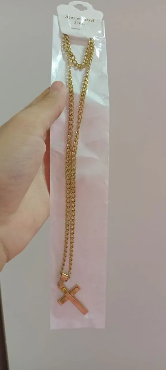 Cordão dourado inoxidável