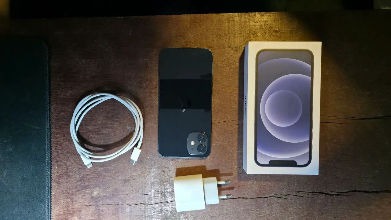 Iphone 12 64gb com carregador e cabo originais - Foto 3