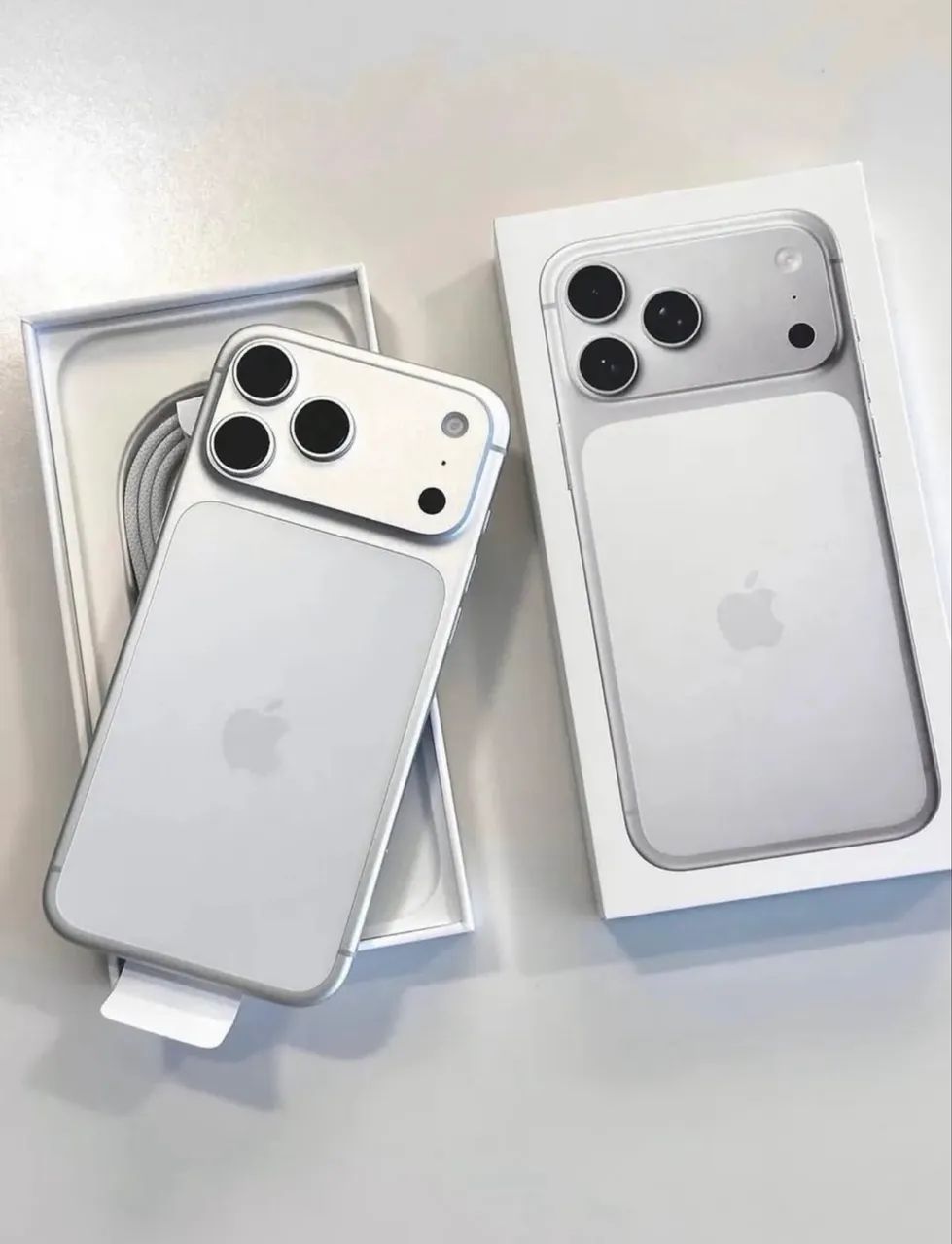 iPhone 17 pro Max 256 silver (prata)