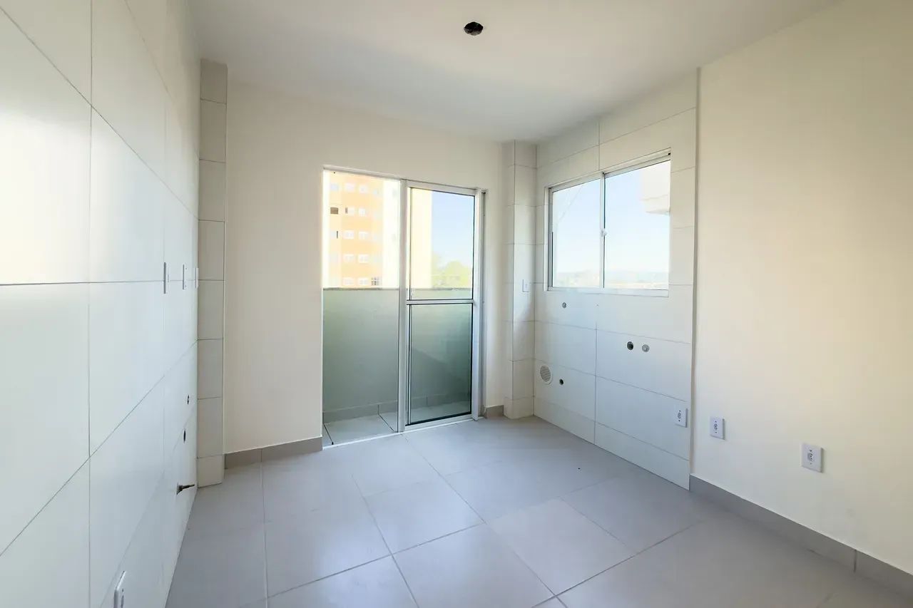 Apartamento com 2 Dormitórios, Ambientes Integrados e Sacada - Foto 2