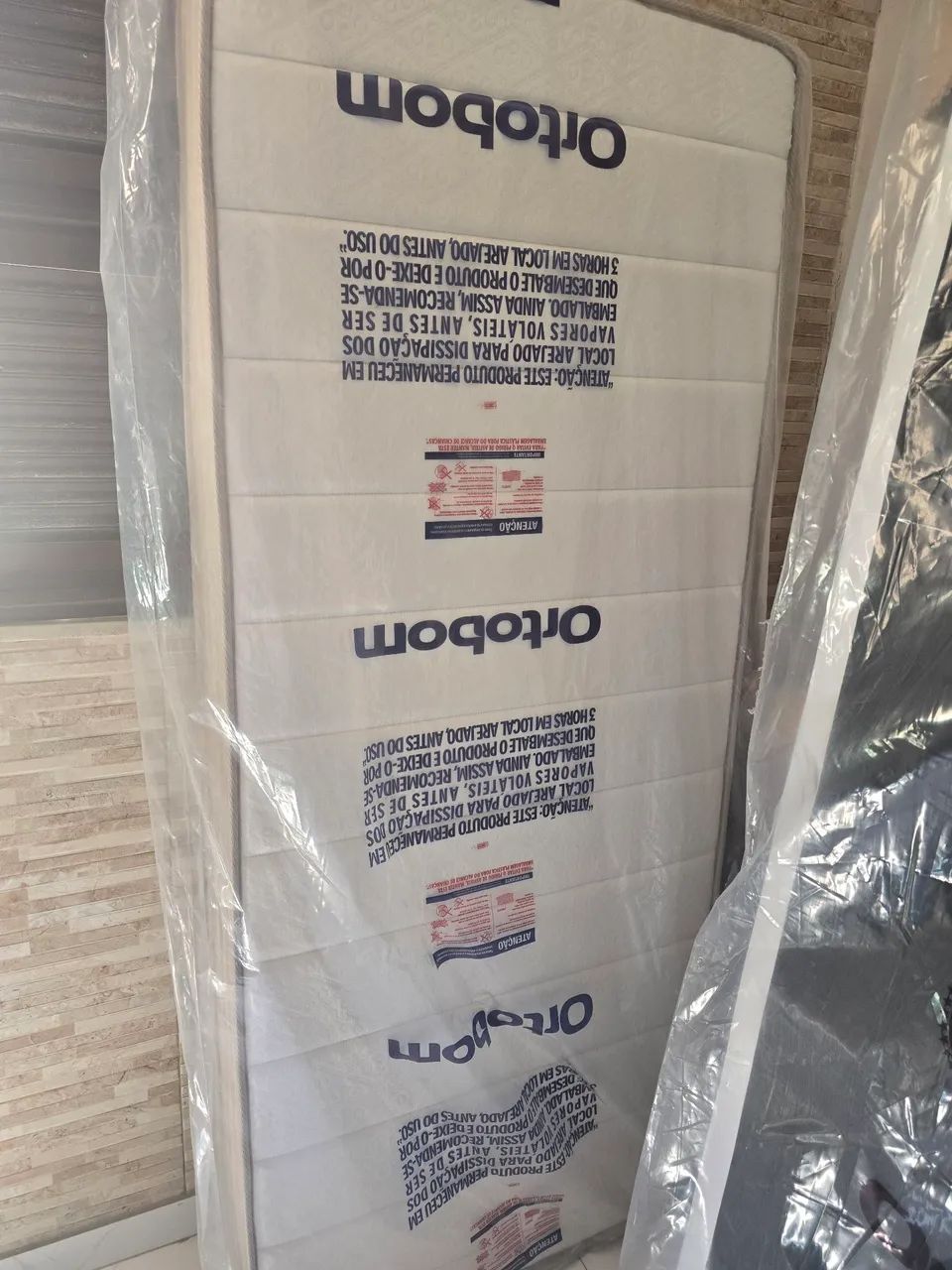Cama box ortobom solteiro base de couro com colchão - Foto 2