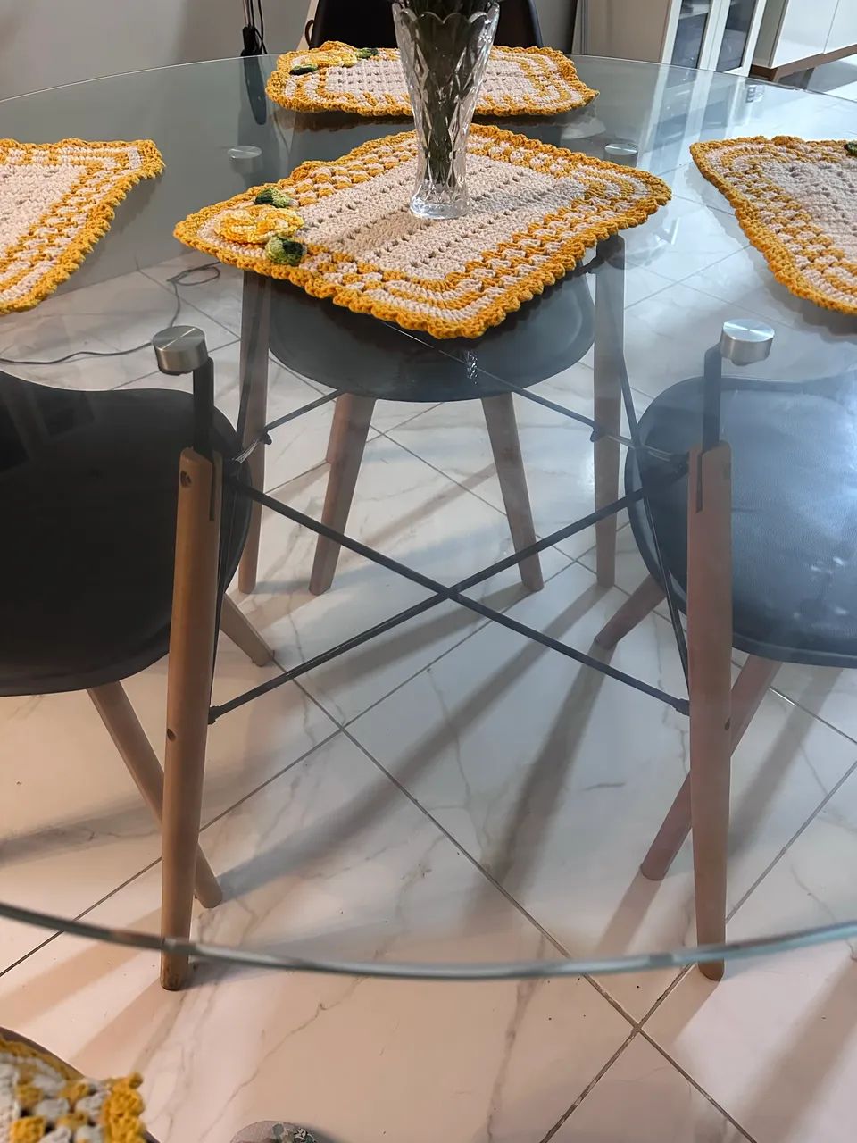 Mesa com 4 cadeiras  - Foto 3