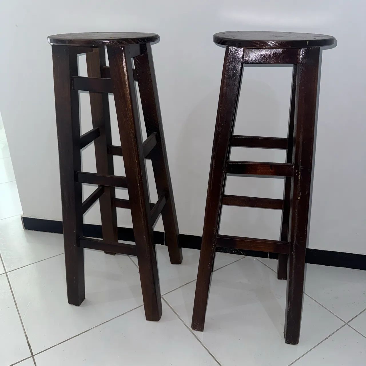 Bancada alta para balcão, madeira pura .