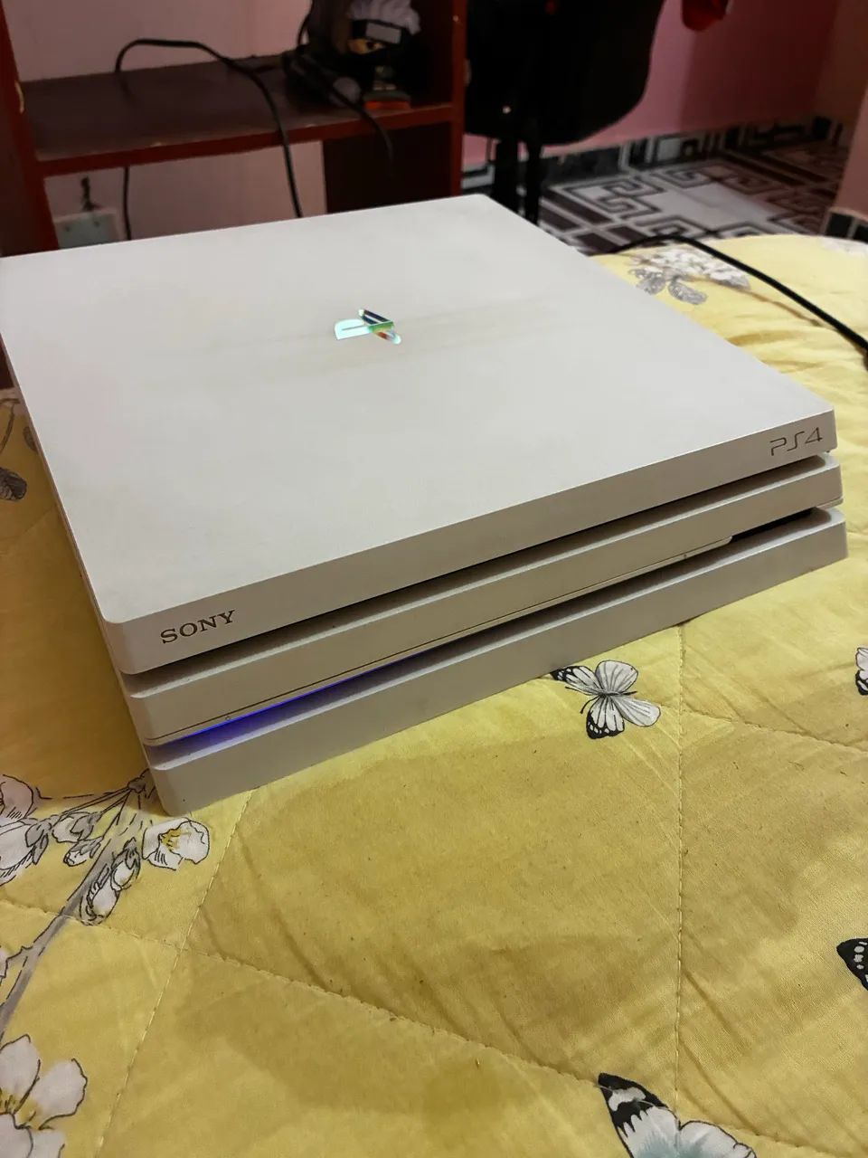 Ps4 pro edição branca ilimitada 