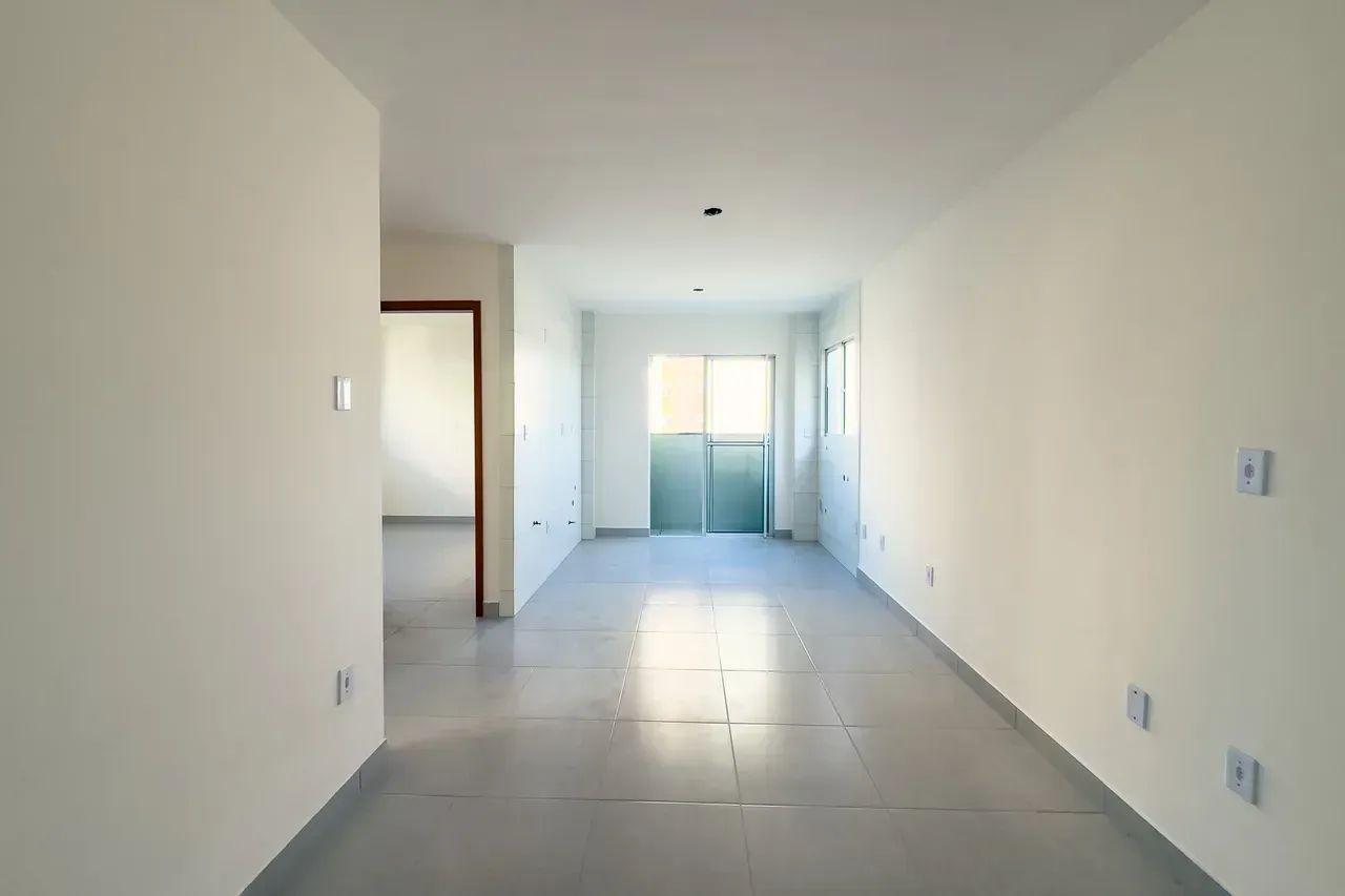 Apartamento com 2 Dormitórios, Ambientes Integrados e Sacada