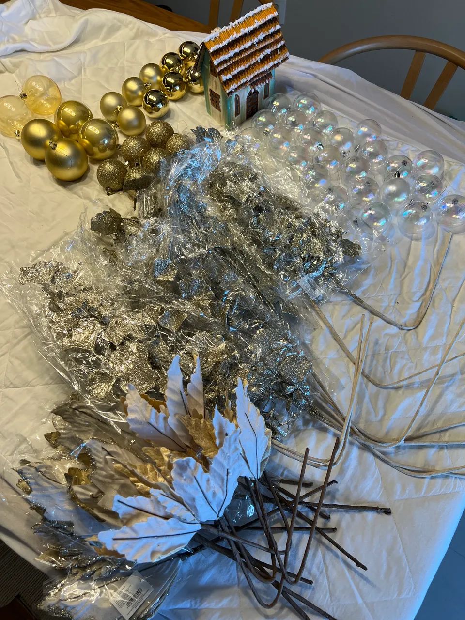 Árvore de natal nevada slim 1,80m + Enfeites - Foto 3