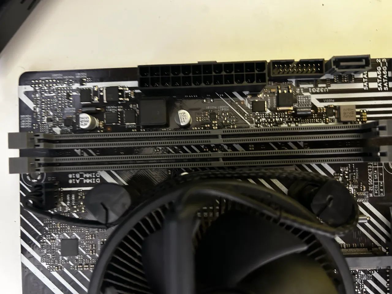 I3 10105f + H510m-E ASUS - Foto 2