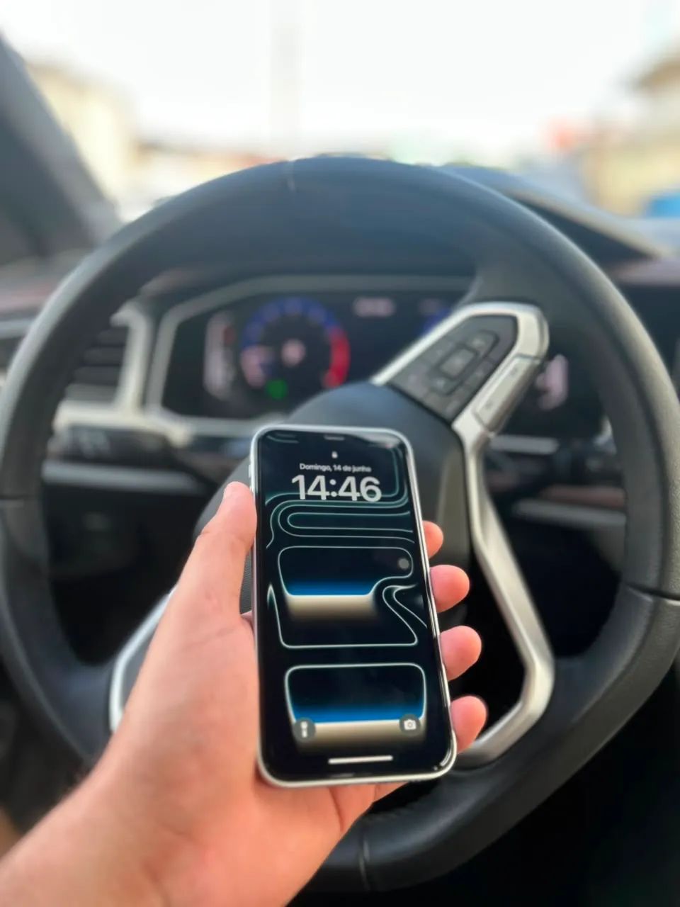 iPhone XR na carga do 17 Pro  - Foto 3