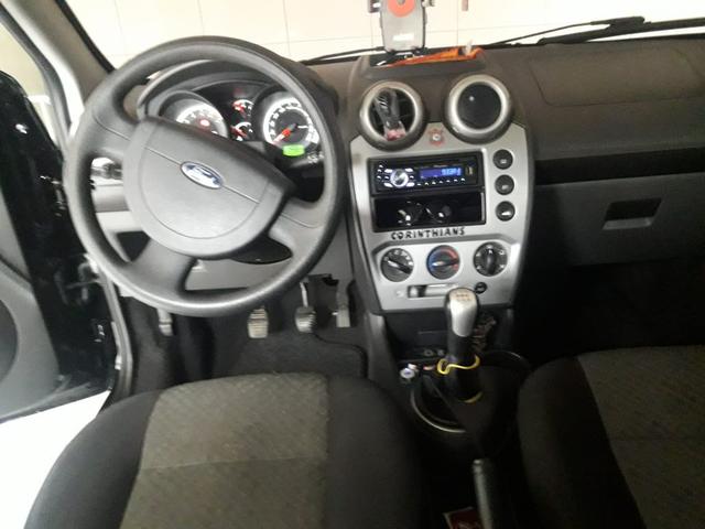 Ford Fiesta hatch class 1.6 - Foto 6