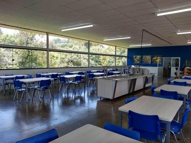 Mesas e cadeiras refeitórios