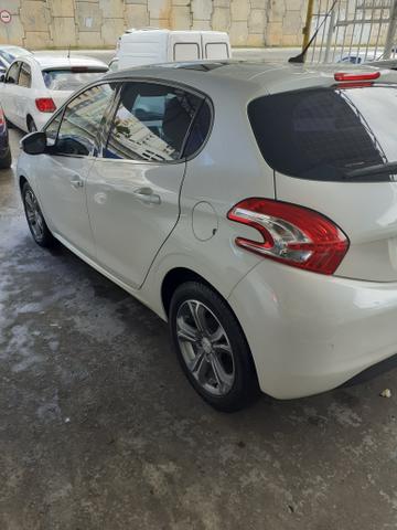 Peugeot 208 - Foto 3