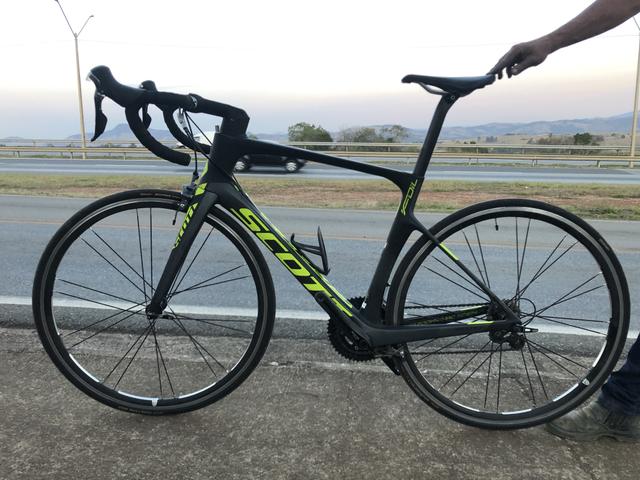 Bicicleta speed Scott Foil 10