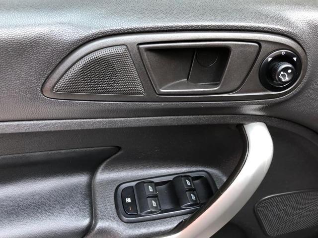 Fiesta 2012 new 1.6 flex completo + rodas de liga, carro impecável !!! - Foto 13