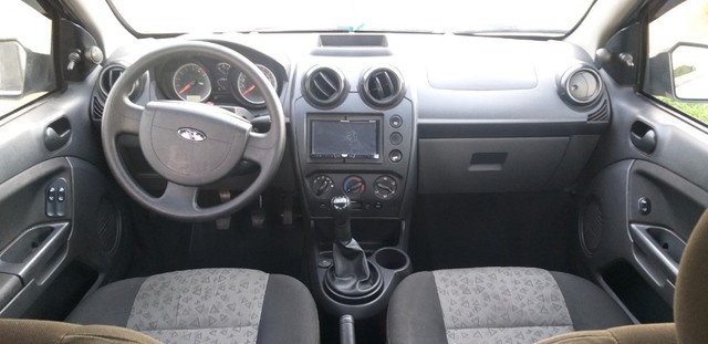 Fiesta Sedan 1.0 Se completo+multimidea - Foto 3