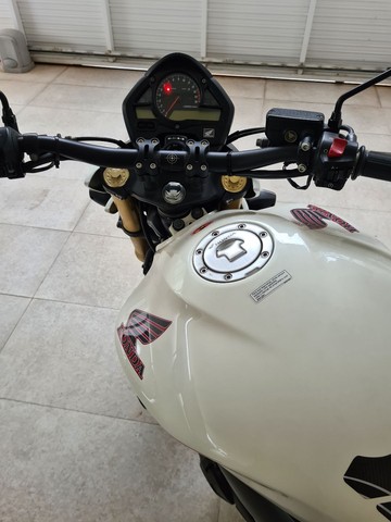 CB 600 F HORNET