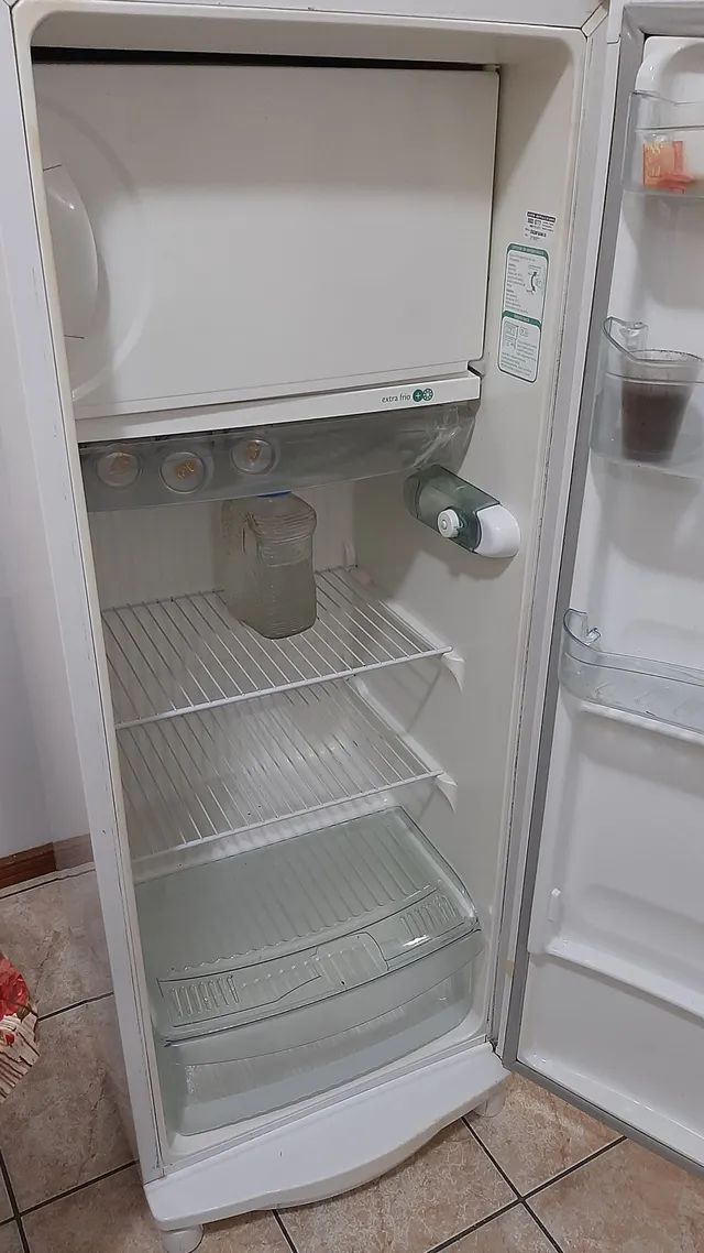 Vendo refrigerador Consul 261lt cra30 - Foto 6