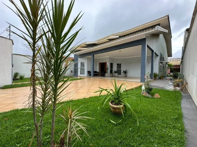 Casa Alto Padrão de 3/4 (2 suítes) no Pq Oeste Industrial com armários e Área Gourmet