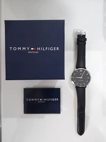 Tommy Hilfiger reabre flagship emblemática de Paris com versão