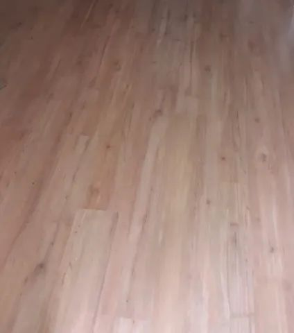 Piso vinílico em manta reforçado para mezanino - Foto 4