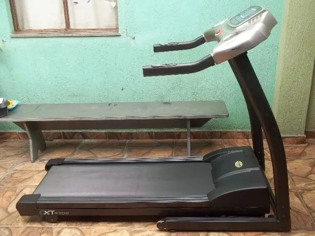 Esteira Elétrica Oxer OXT4300 - 16 Km - Profissional - C/ Inclinação Elétrica 