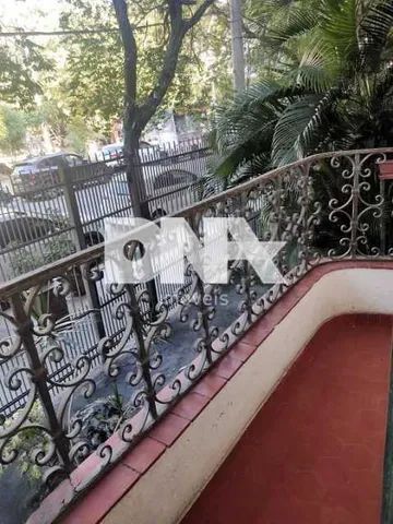 Apartamento - / Residencial / Copacabana