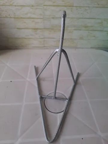 Suporte de ferro para plantas  - Foto 4