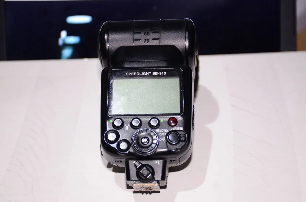 Flash Nikon SB910 Speedlight - Foto 4