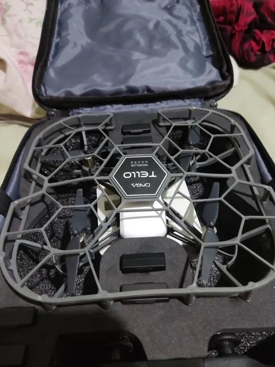 Drone DJI Tello com proteção + 4 BATERIAS+ CARREGADOR 