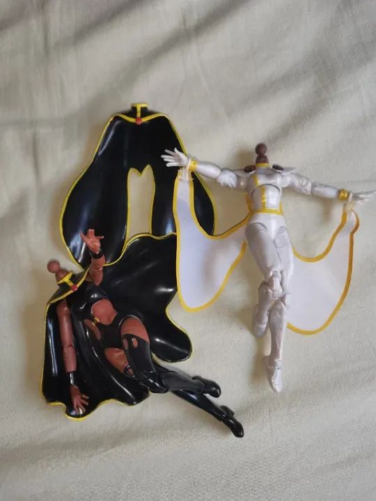 Dois corpos da Tempestade Storm Marvel Legends 