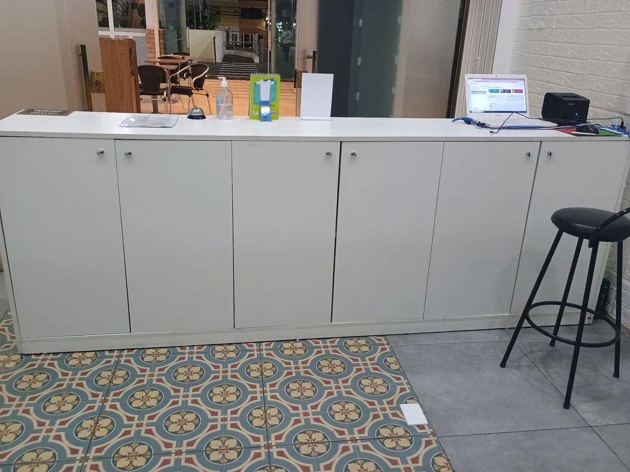 Balcão de atendimento para restaurante