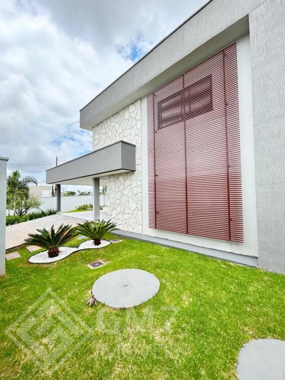Sobrado para Venda em Goiânia, Jardins Madri, 4 dormitórios, 4 suítes, 5 banheiros, 1 vaga