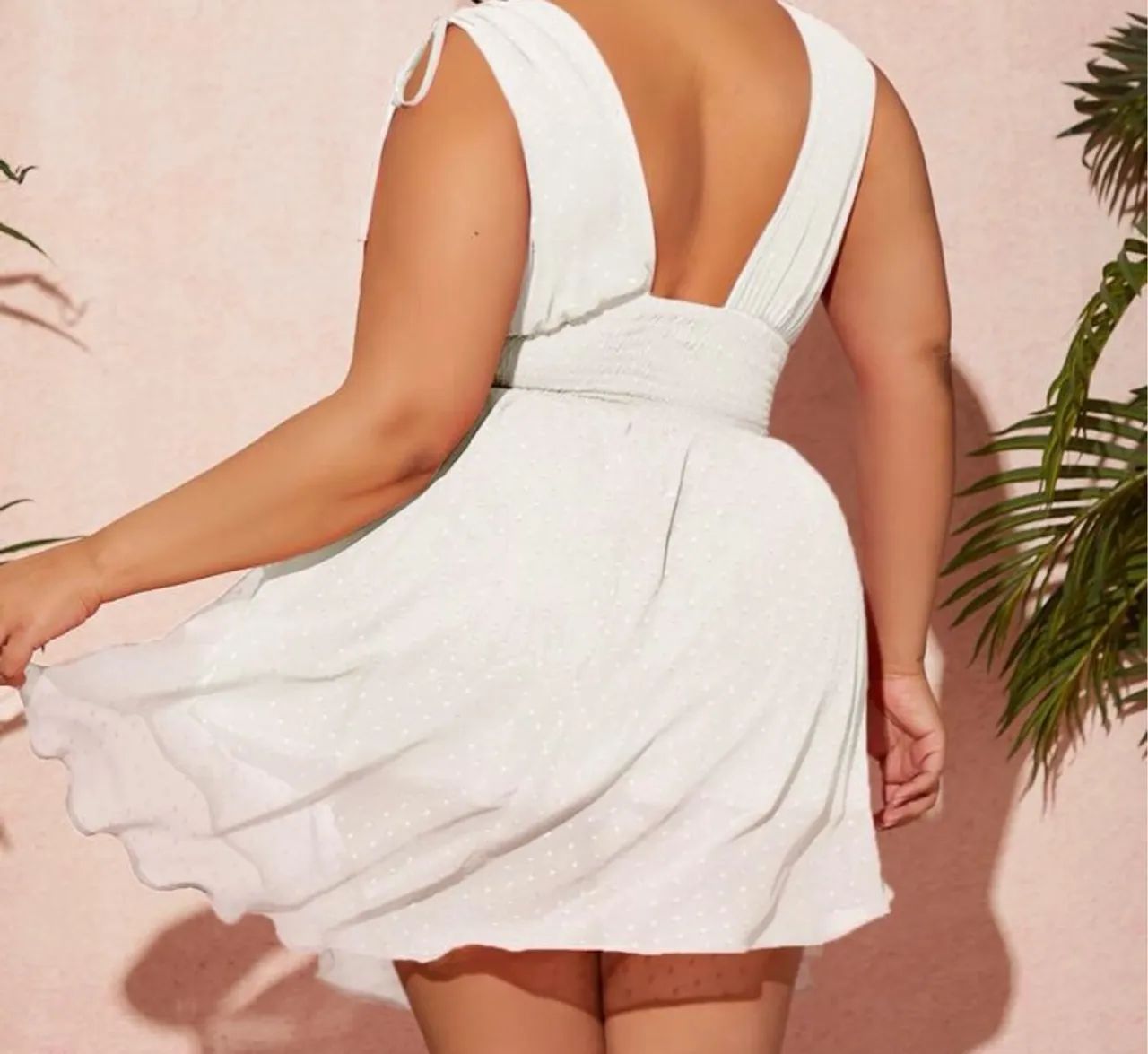Vestido branco com detalhes e caimento leve - Foto 2
