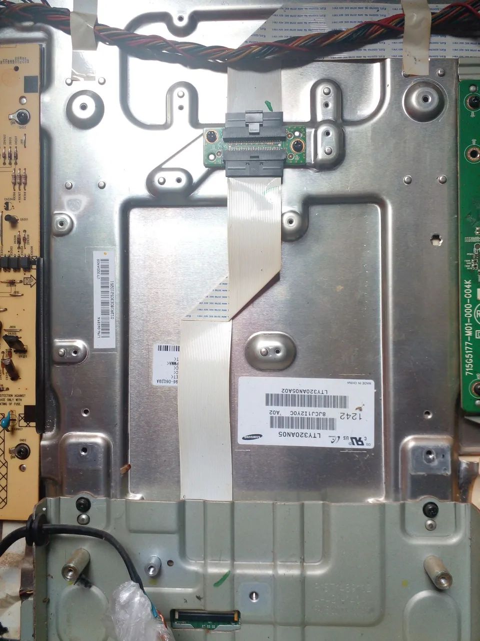 Tv Sony bravia pra usar pecas, tela ruim - Foto 4