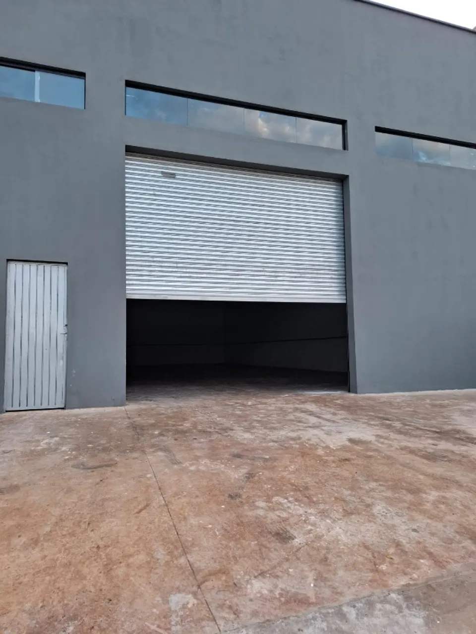 Galpão novo com 300m, para locação em Rio Verde - Go