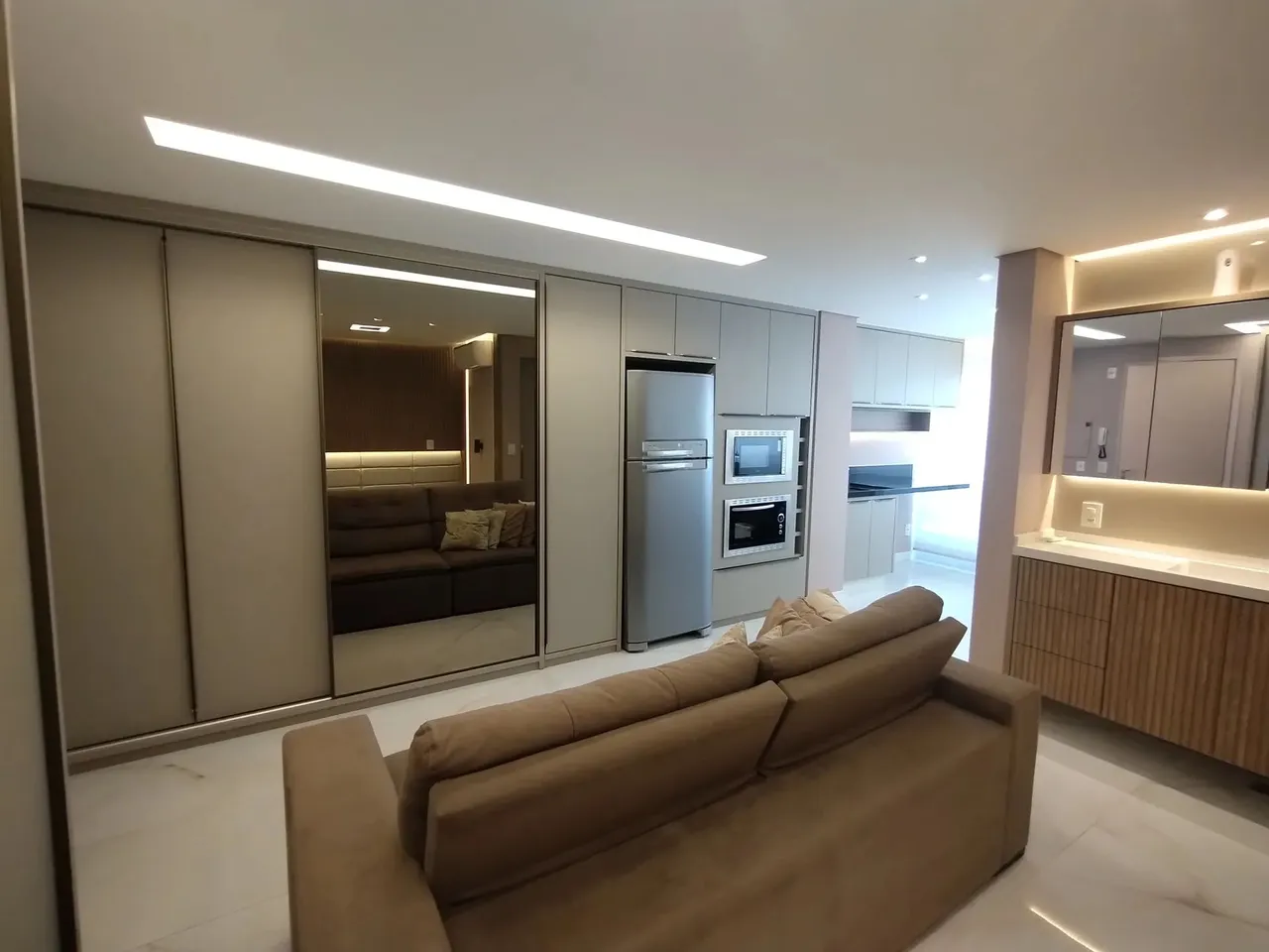Studio Lindo com 40 metros totalmente mobiliado com elegância no Jardim Aquárius