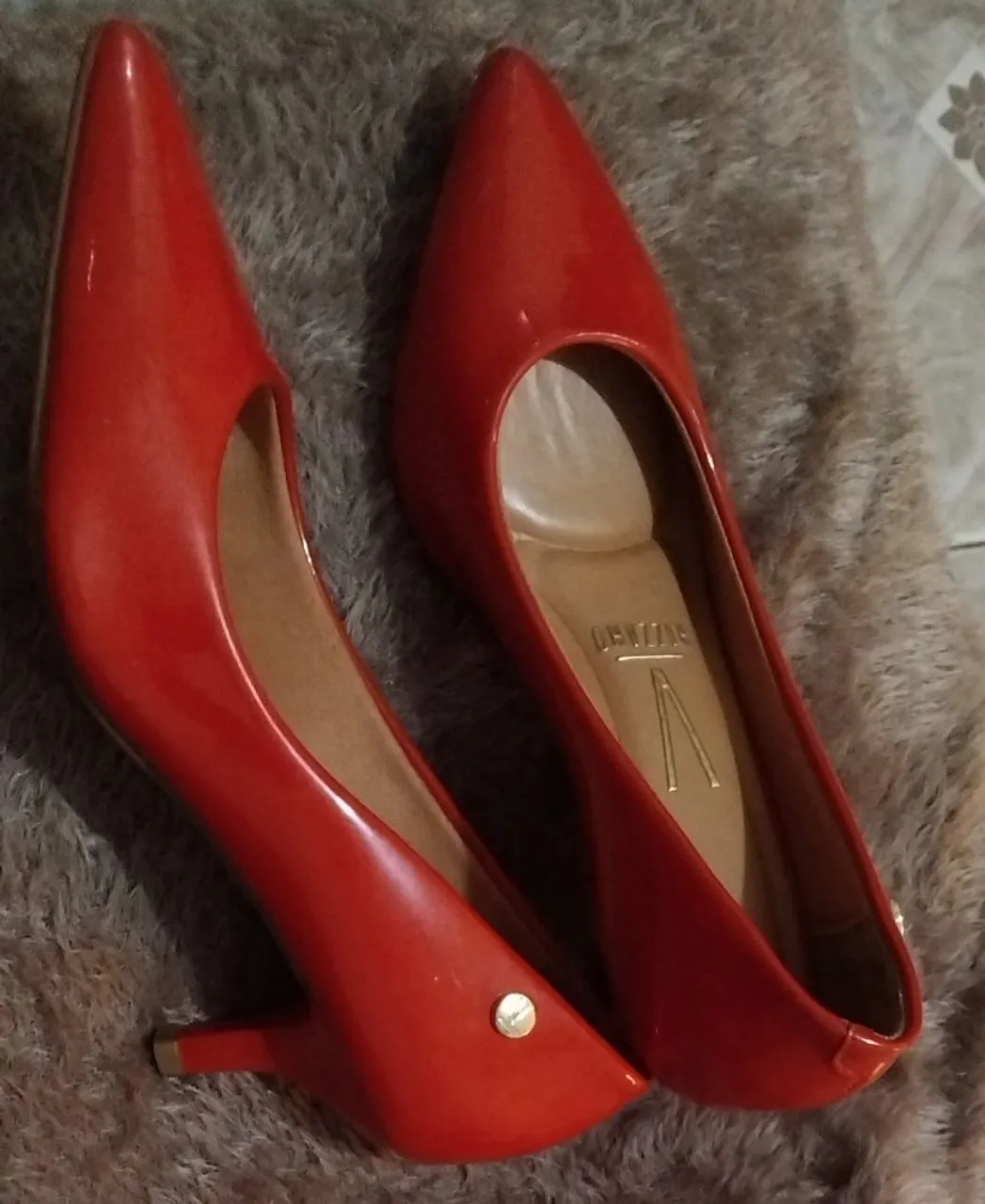 Scarpin Vermelhos Vizzano tam 35